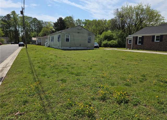 Property at 115 S 10th St, Suffolk, VA 23434, 3 beds, 1 bath