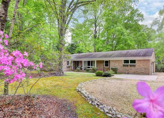Property at 142 Ruth Ln, Williamsburg, VA 23188, 4 beds, 2.5 baths