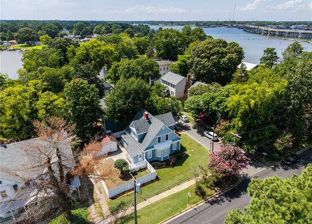 Property at 102 Bruce Pl, Portsmouth, VA 23707, 4 beds, 2.5 baths