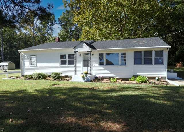 Property at 8261 Gates Rd, Suffolk, VA 23437, 4 beds, 1 bath