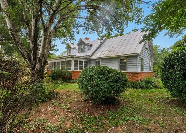 Property at 12915 General Puller Hwy, Hartfield, VA 23071, 3 beds, 2.5 baths