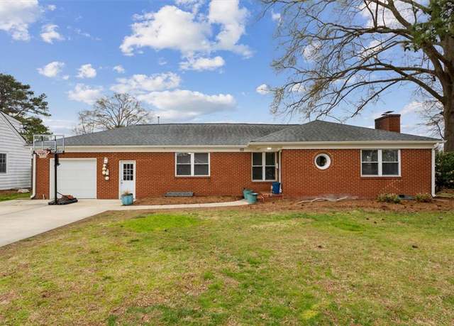 Property at 122 Chichester Ave, Hampton, VA 23669, 4 beds, 2 baths