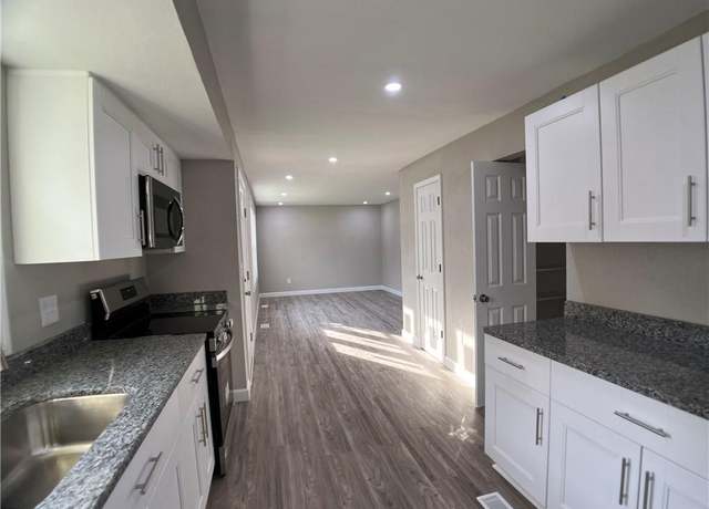 Property at 708 Potter Rd, Chesapeake, VA 23320, 4 beds, 2 baths