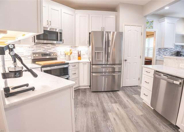 Property at 1660 Chestwood Dr, Virginia Beach, VA 23453, 4 beds, 2.5 baths