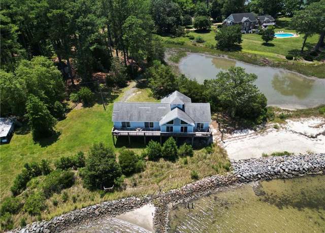 Property at 6705 Northwind Ln, Gloucester, VA 23061, 3 beds, 2.5 baths