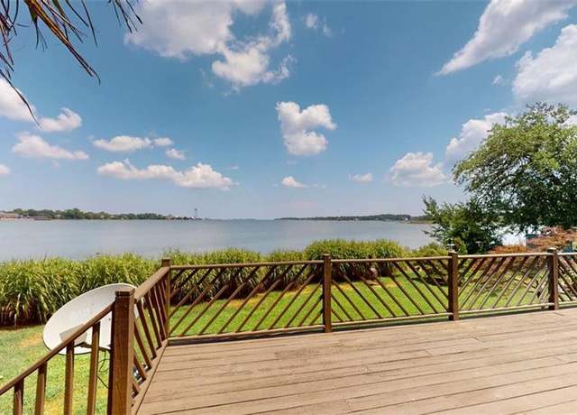 Property at 2 Curtis Ln, Hampton, VA 23669, 4 beds, 2.5 baths