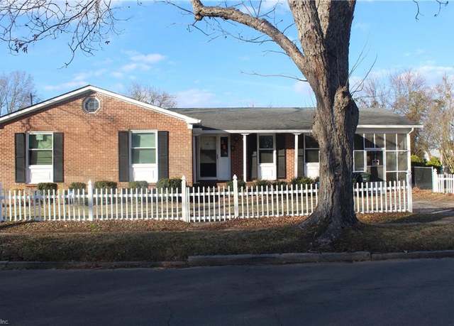 Property at 124 W Albemarle St, Edenton, NC 27932, 3 beds, 2 baths