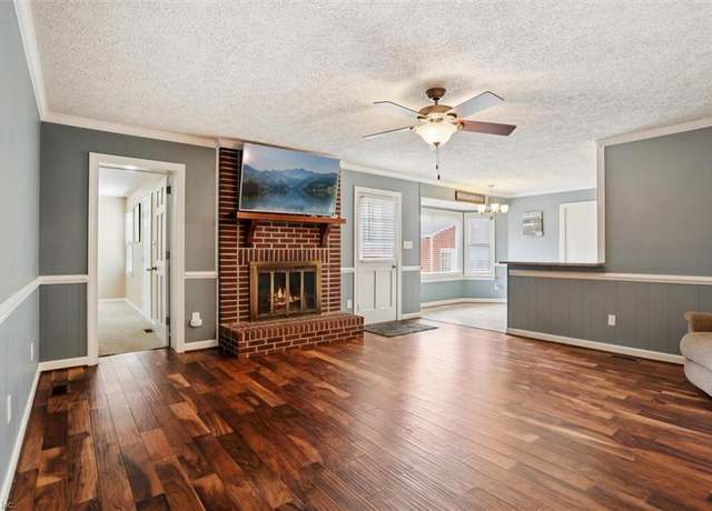 Property at 22 Cordova Dr, Hampton, VA 23666, 4 beds, 2.5 baths