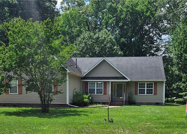 Property at 520 Hickory Cres, Smithfield, VA 23430, 4 beds, 3 baths