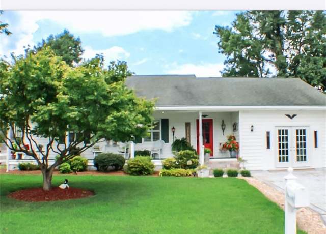 Property at 1933 Beethoven Dr, Virginia Beach, VA 23454, 3 beds, 2 baths