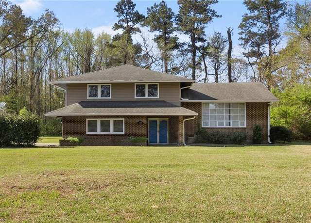 Property at 107 Harvey St, Elizabeth City, NC 27909, 3 beds, 2.5 baths