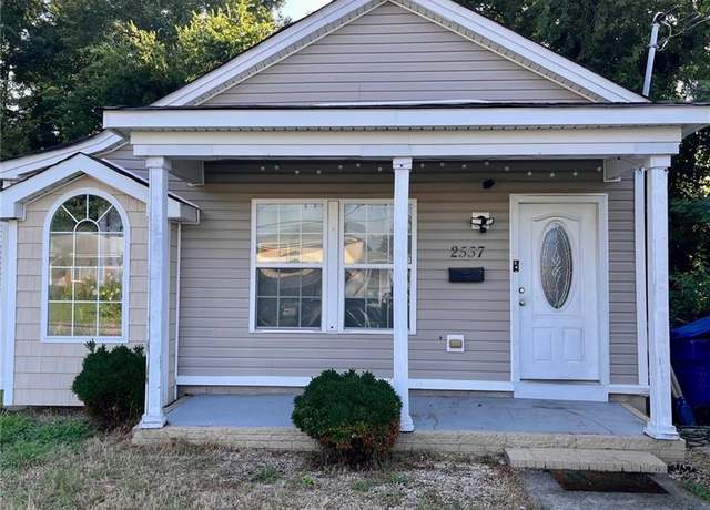 Property at 2537 Staunton Ave, Portsmouth, VA 23704, 3 beds, 2 baths
