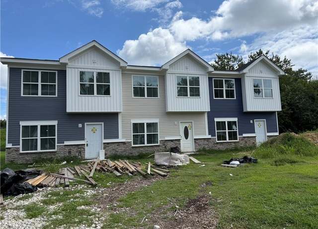 Property at 1008 Oldwood St, Chesapeake, VA 23324, 3 beds, 2.5 baths