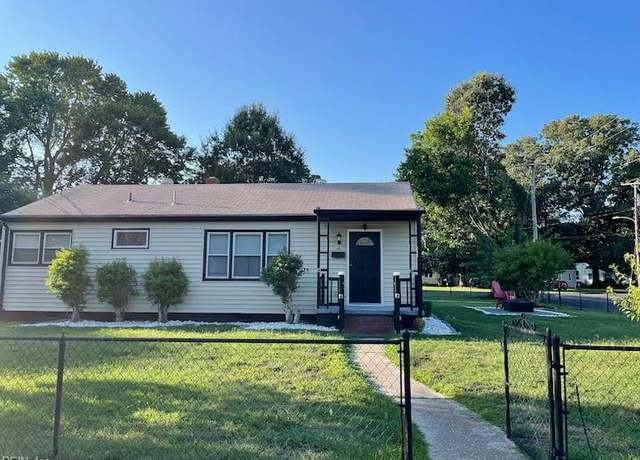 Property at 15 Bedford Rd, Newport News, VA 23601, 3 beds, 1.5 baths
