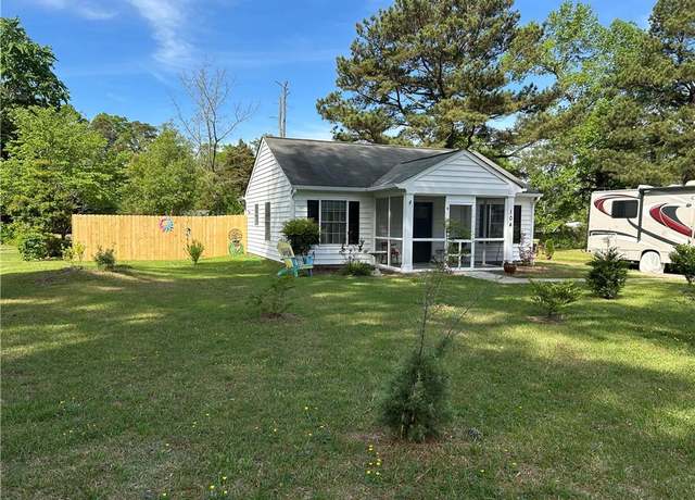 Property at 104 First St, Yorktown, VA 23692, 2 beds, 1 bath