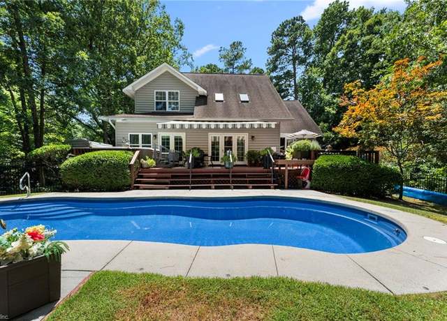 Property at 102 Holly Pl, Yorktown, VA 23692, 3 beds, 2.5 baths
