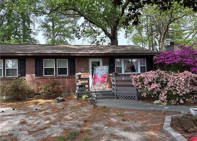 Property at 561 Canterbury Rd, Virginia Beach, VA 23452, 3 beds, 2.5 baths