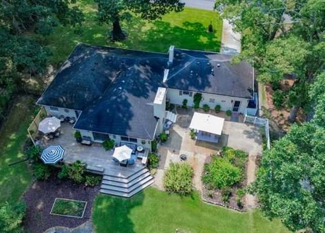 Property at 616 Greentree Dr, Virginia Beach, VA 23452, 3 beds, 3 baths