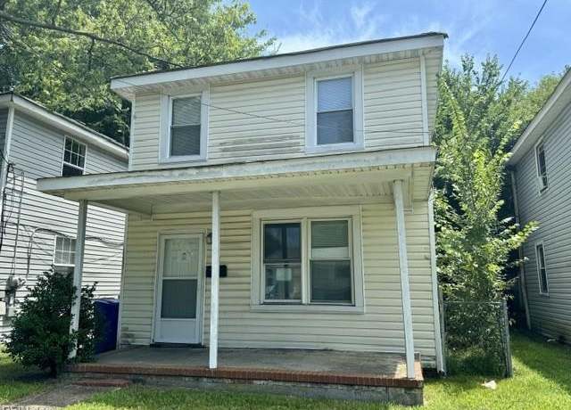 Property at 1030 37th St, Newport News, VA 23607, 3 beds, 1.5 baths