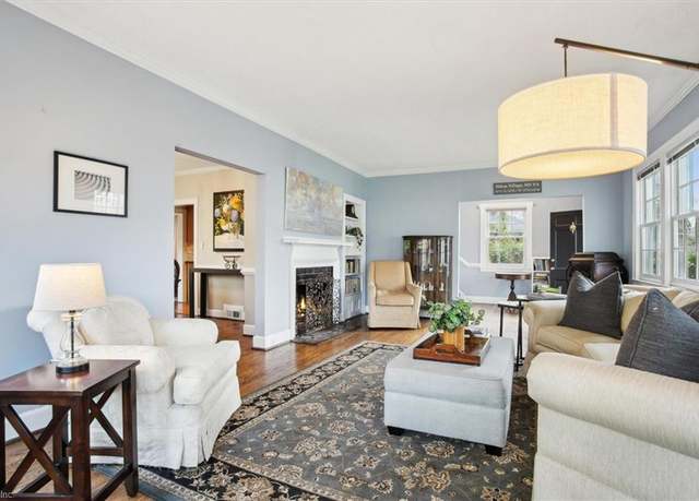 Property at 300 Ferguson Ave, Newport News, VA 23601, 4 beds, 2 baths