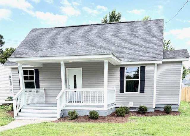 Property at 3405 Commonwealth Ave, Portsmouth, VA 23707, 3 beds, 2.5 baths