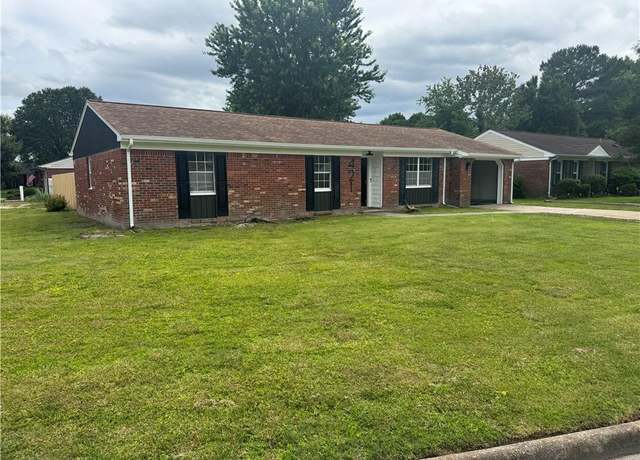 Property at 421 Moorland Dr, Virginia Beach, VA 23452, 3 beds, 2 baths