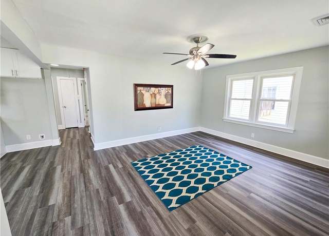 Property at 120 Oak St, Suffolk, VA 23434, 3 beds, 1 bath
