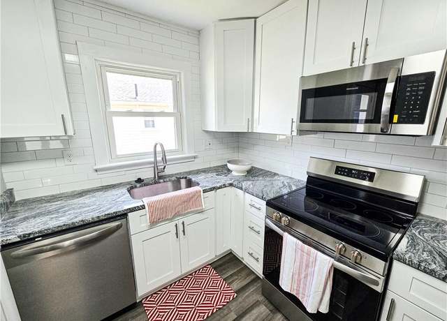 Property at 120 Oak St, Suffolk, VA 23434, 3 beds, 1 bath
