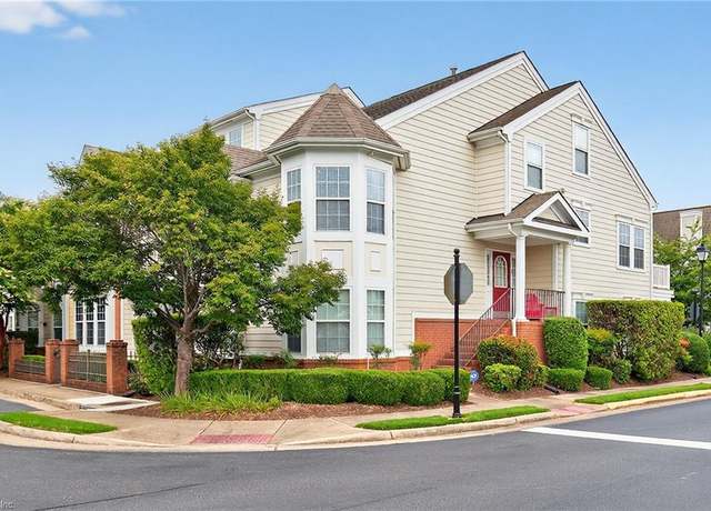 Property at 8110 Lee Hall Ave, Suffolk, VA 23435, 4 beds, 3.5 baths