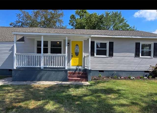 Property at 1110 77th St, Newport News, VA 23605, 5 beds, 2 baths