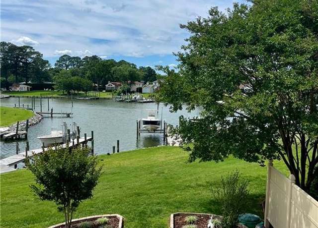 Property at 4370 Point West Dr, Portsmouth, VA 23703, 3 beds, 2.5 baths