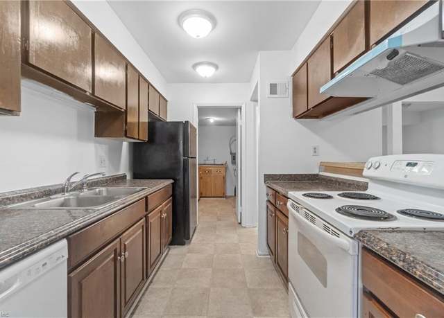 Property at 150 Tower Dr, Virginia Beach, VA 23462, 4 beds, 2.5 baths