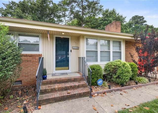 Property at 701 Milton Dr, Hampton, VA 23666, 3 beds, 1.5 baths