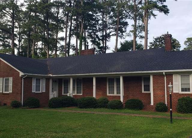 Property at 100 Sunset Dr, Franklin, VA 23851, 4 beds, 3 baths