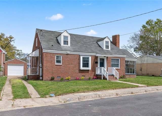 Property at 222 Hall St, Franklin, VA 23851, 5 beds, 2 baths