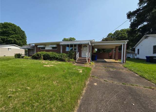 Property at 903 Ellington Sq, Portsmouth, VA 23701, 3 beds, 1 bath