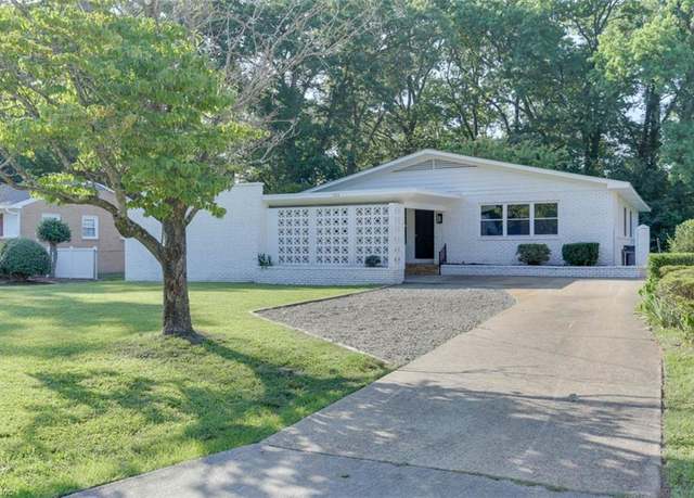 Property at 111 Roberta Dr, Hampton, VA 23666, 4 beds, 2.5 baths