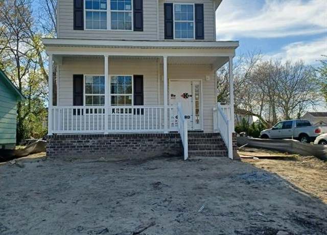 Property at 2015 Deep Creek Blvd, Portsmouth, VA 23704, 4 beds, 3 baths