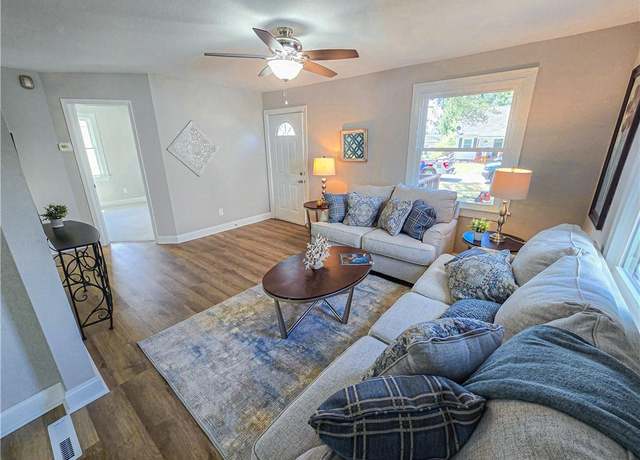 Property at 514 Homestead Ave, Hampton, VA 23661, 4 beds, 3 baths