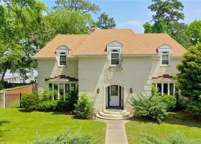 Property at 2537 Lakewood Ln, Chesapeake, VA 23321, 4 beds, 2.5 baths