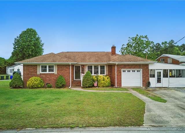 Property at 305 Edward Ave, Suffolk, VA 23434, 3 beds, 1 bath
