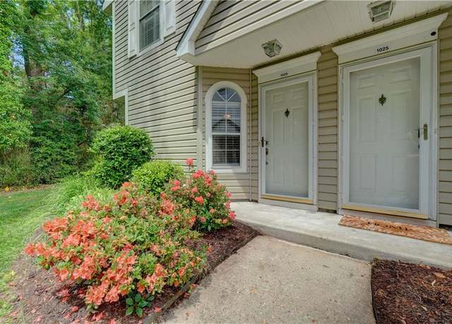 Property at 1029 Shelford Ct, Virginia Beach, VA 23454, 2 beds, 2.5 baths