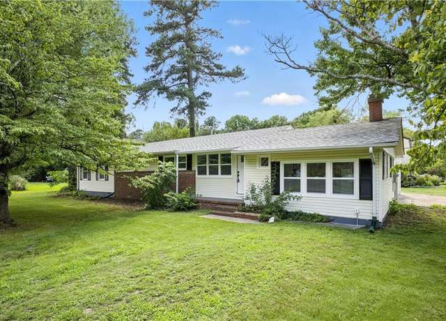 Property at 916 Deep Creek Blvd, Chesapeake, VA 23323, 3 beds, 2 baths