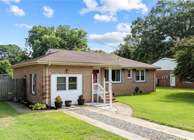 Property at 830 Melvin Dr, Portsmouth, VA 23701, 3 beds, 1.5 baths