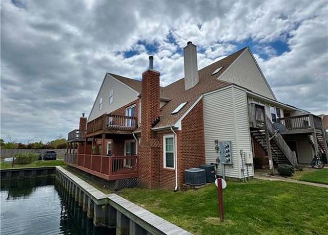 Property at 5128 Walkers Grant Ln, Virginia Beach, VA 23455, 2 beds, 2 baths