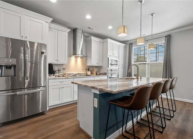 Property at 316 Sikeston Ln, Chesapeake, VA 23322, 3 beds, 2.5 baths