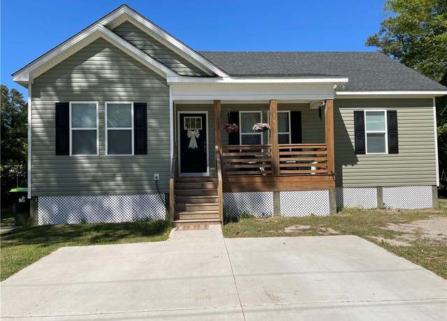 Property at 103 Pine Cir, Moyock, NC 27958, 3 beds, 2 baths