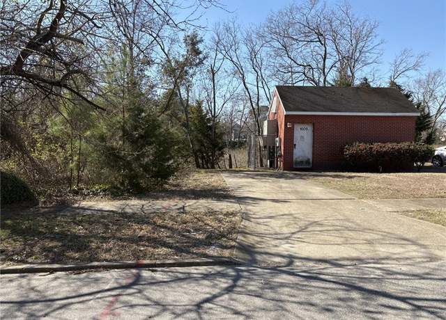 Property at 1609 Holland Ave, Norfolk, VA 23509