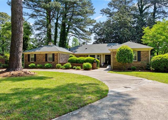 Property at 5216 Lake Cir, Portsmouth, VA 23703, 3 beds, 2.5 baths