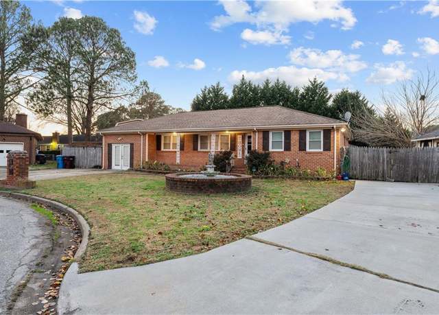 Property at 2408 Crown Ct, Chesapeake, VA 23325, 4 beds, 2.5 baths